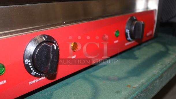 AVANTCO 177P84 panini press, double grooved, 120V, tested, very good condition, red control panel, temperature dial visible.
