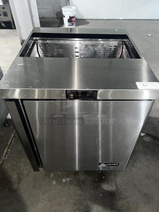BERG BERS27 8 Pan 1-Door Sandwich Prep Table, stainless steel, durable, efficient, enhances kitchen workflow.