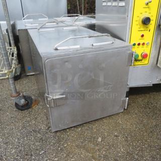 Vollrath 22019 stainless steel insulated catering food transport box with handles, 14x27x14, sturdy condition.