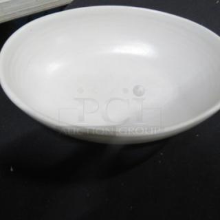 8.5x6.5 inch white Evolution bowl in excellent condition. Smooth, minimalist design. Model 6XBID.