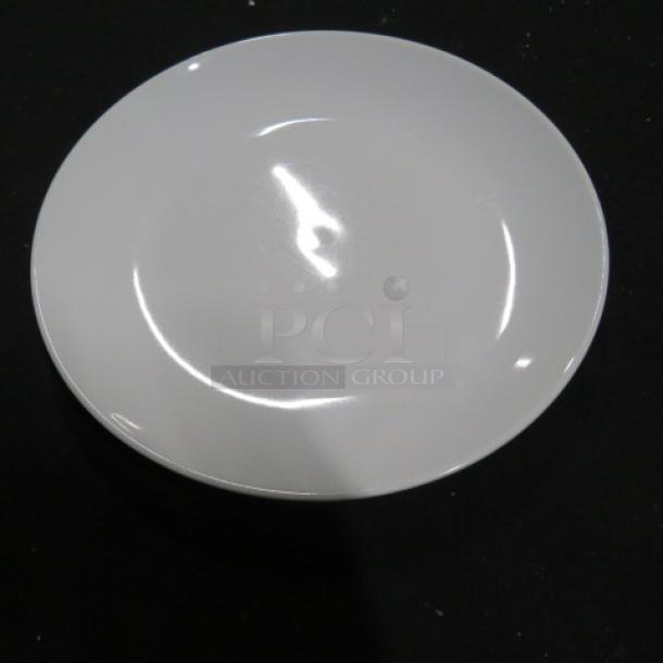 White 8.5-inch plate with smooth finish on black background, item code 8XBID.
