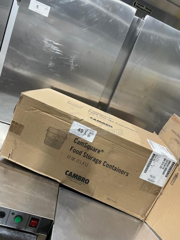 Brand new Cambro CamSquare 12 Qt. food storage container, model 12SFSCW135, in original packaging.