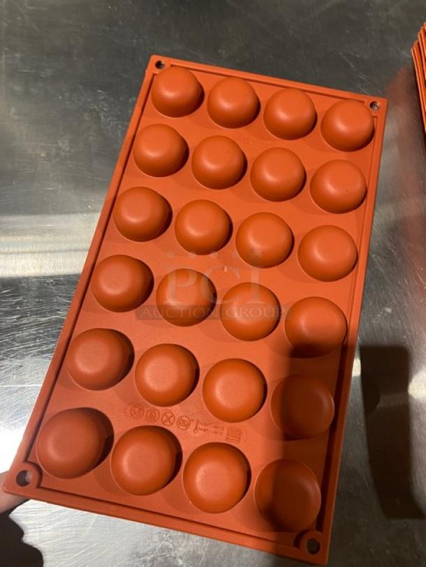 Silikomart SF009 terracotta 24-cup round non-stick platinum silicone mould, new condition, commercial-grade.