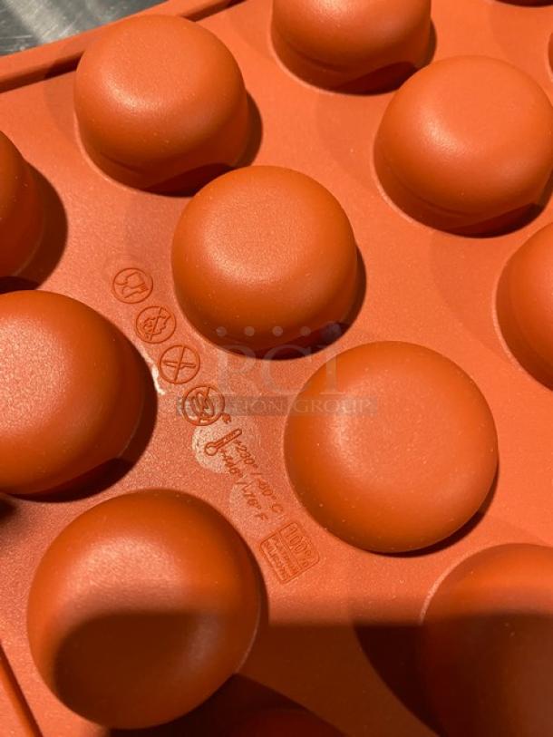 Silikomart Terracotta 24-Cup Non-Stick Silicone Mould, Model SF009. New condition, platinum silicone, embossed logo.