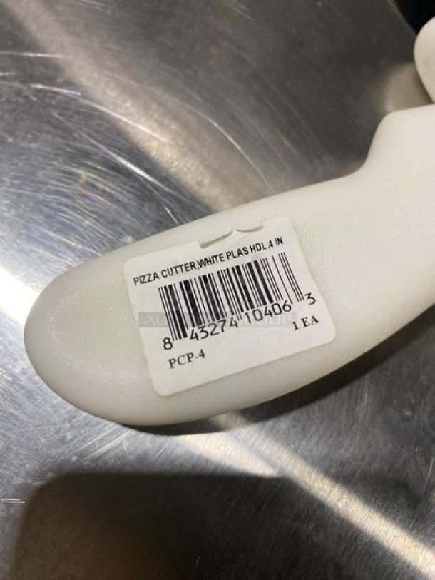 Dexter Russell PCP-4 Sani-Safe Pizza Cutter, 4", stainless steel, white grip, new with barcode label.