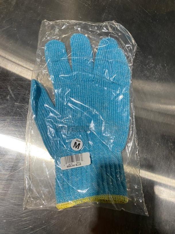 Blue commercial glove, model SSG3M, size medium in packaging. Brand new, barcode visible.