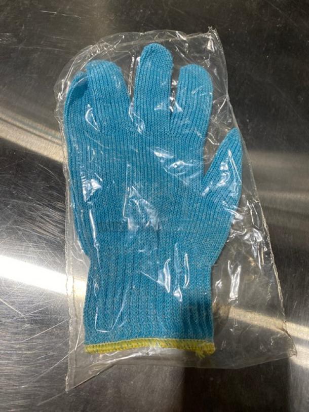 Brand new commercial blue glove, small/medium, model SSG3S/SSG3M, in sealed plastic packaging.
