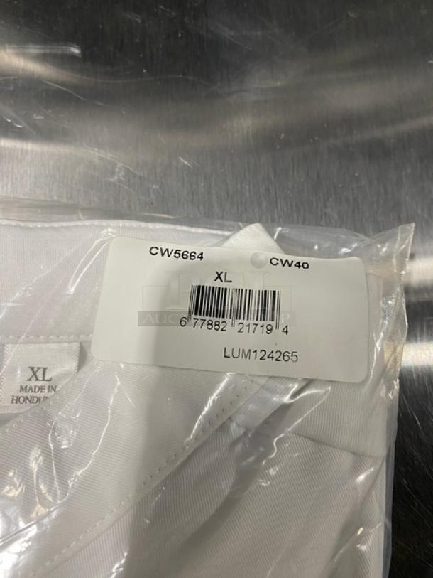 Brand new Chefwear CW5664-CW40 white XL chef top, in packaging. Tag shows model and size. Made in Honduras.