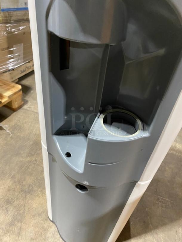 Cosmetal Connect23A electric water dispenser, free-standing, filtered, 115V. Good condition with visible usage marks.