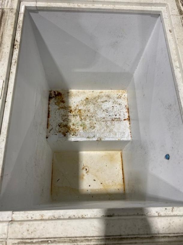 Kenmore Commercial White Chest Freezer, Model 253.9155110, shows interior wear and staining. 115V, SN: S509325426.