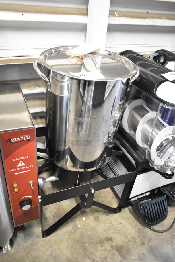 Backyard Pro BP30-ALKIT 30 Qt. Aluminum Turkey Fryer, scratch and dent, 55,000 BTU, model 554BP30SS, with warning labels.