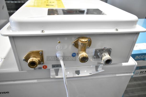 Eccotemp 6GB-ING 6.0 GPM indoor natural gas tankless water heater, white, brass connections, good condition.