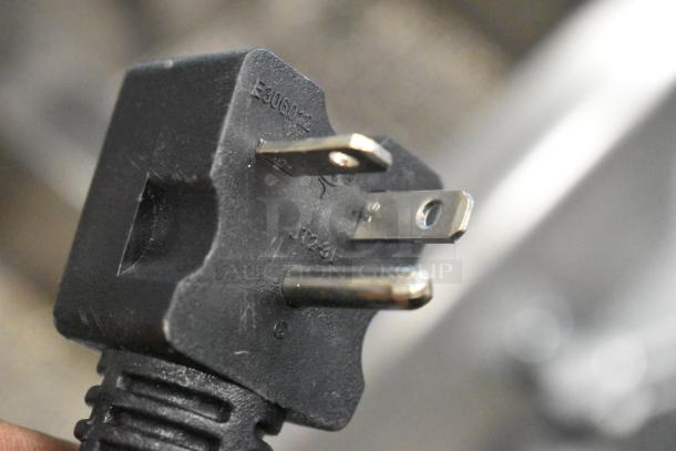 Avantco 177F202 stainless steel fryer plug, 208-240V, showing prongs. Scratch and dent condition. Medium-duty, dual tank.