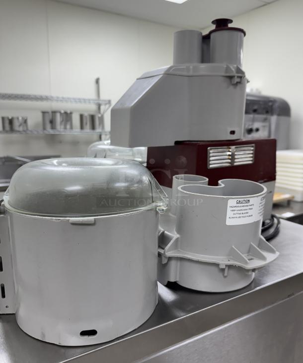 robot coupe 3 Qt. mixer, extra blades, 2 containers, tested, working, visible caution label, used condition.