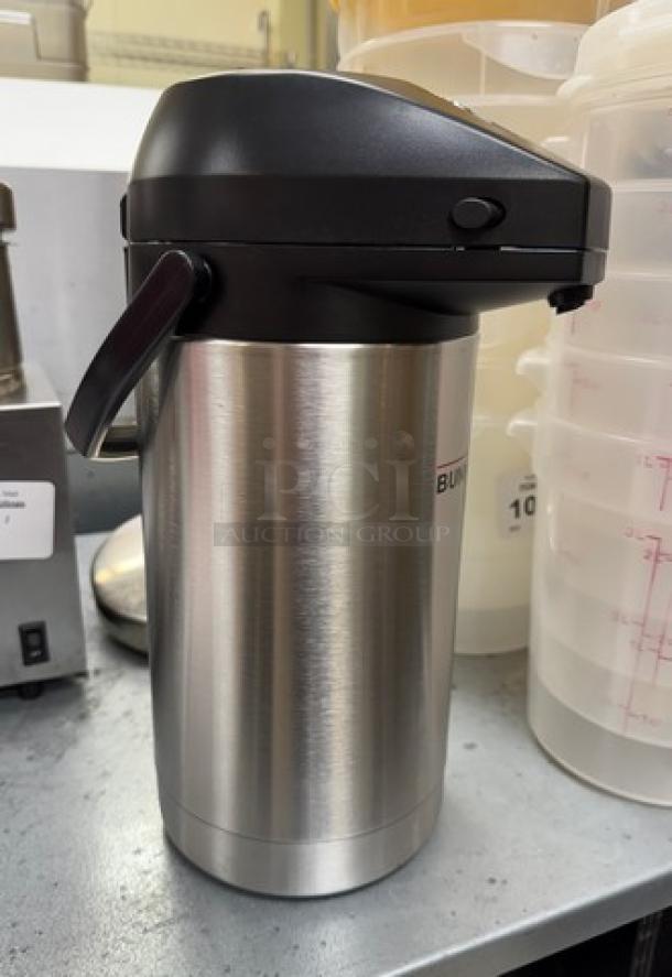 NEW Bunn Air Pot, stainless steel, black lid, 3-liter capacity, lever lid, excellent condition, in original box.