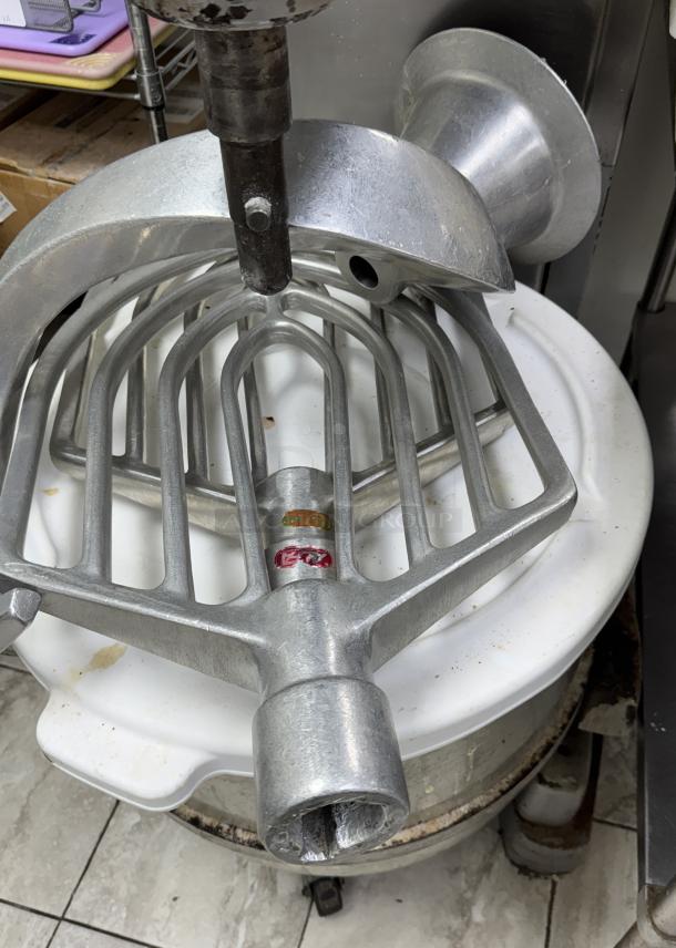Hobart V-1401 mixer with 120 Qt. bowl, dough hook and paddle attachments. Includes dollie, 3 Phase, 220V, tested working.