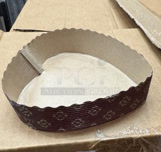 Heart-shaped disposable baking mold with decorative pattern, brown color, made of sturdy paperboard, suitable for baking.
