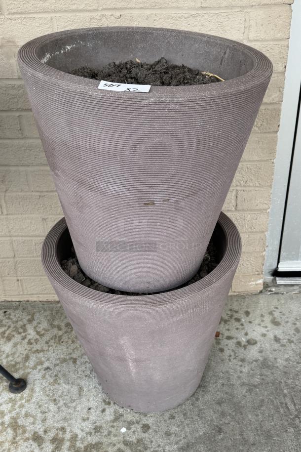 Tall ribbed flower pots set, 2 pieces, stacked; visible label reads "507 x2." Light brown, used condition.