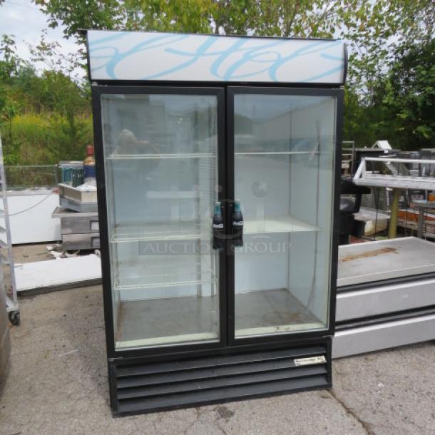 Beverage Air MT49 double glass door display cooler, 5 racks, 115V, 51.5x32x78.5, not cooling, working condition.