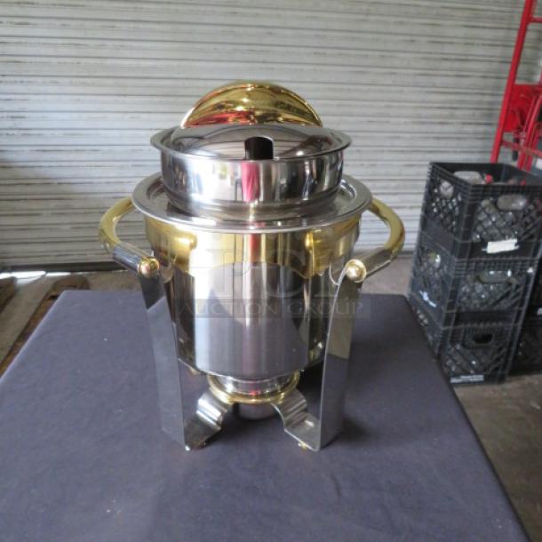 NEW Vollrath 4.3 qt stainless steel soup marmite with 24Kt gold accents, model 48326, excellent condition.