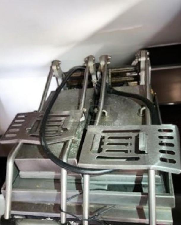 Star Pro-Max GR14SPT double-sided electric panini grill in immaculate condition, 208/240V, fully tested and working.