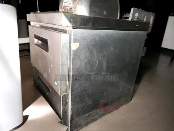 Continental Refrigerator CRM27-D, 27" two-drawer chef base in superb condition. Fully tested, 115V, stainless steel exterior.