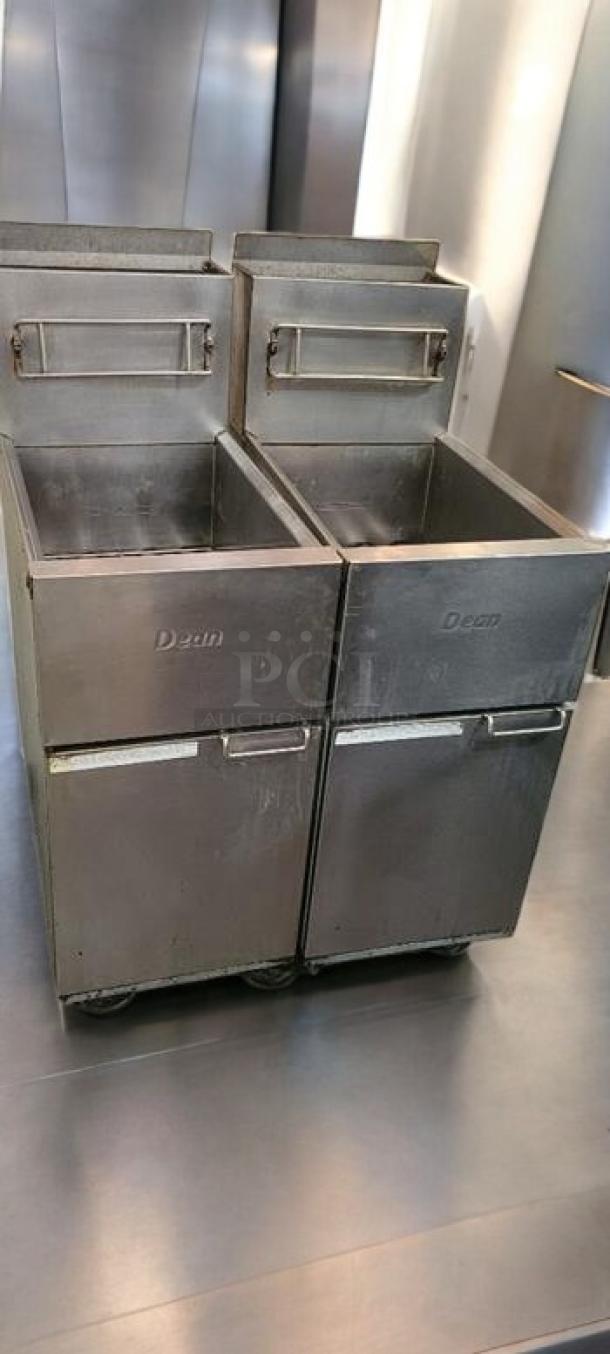 Dean SR152GN gas floor fryer, 50 lb capacity, 120,000 BTU, pristine condition. Fully tested, branded "Dean" on the unit.