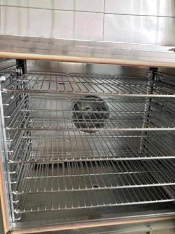 Blodgett BCX-14G double stacked gas combi oven steamer, 230,000 BTU, top-tier condition, fully tested and working.