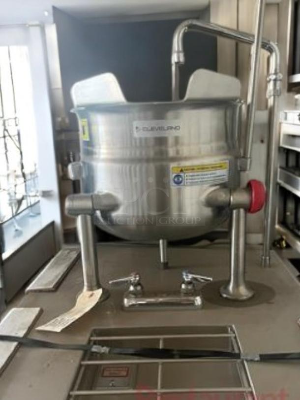 Cleveland KGL-40 gas stationary tilting kettle, 40-gallon capacity, stainless steel, natural gas, excellent condition.