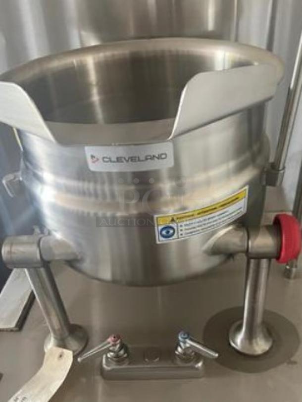 Cleveland KGL-40 gas stationary tilting kettle, 40-gallon capacity, natural gas, stainless steel, excellent condition, tested.