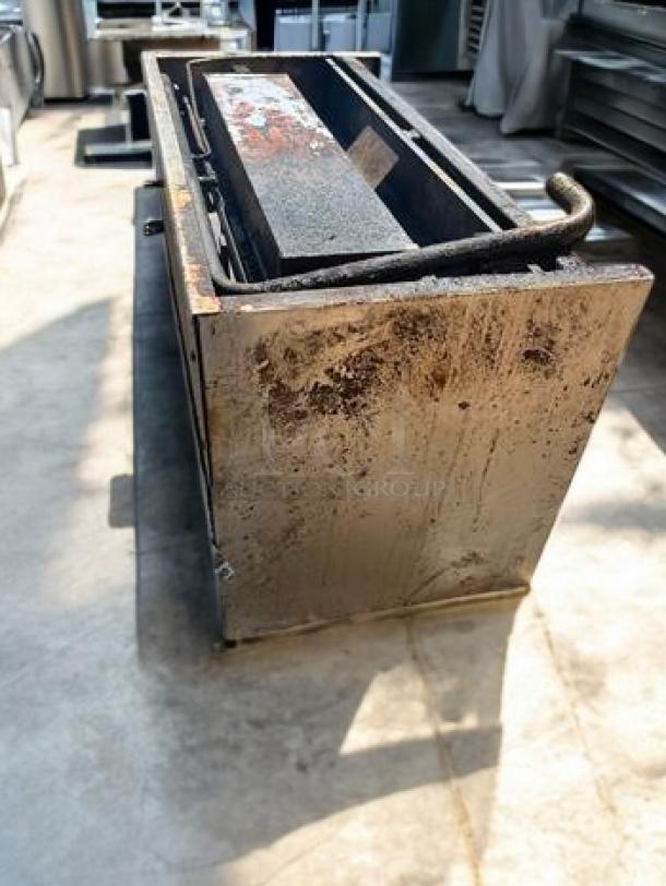 Jade Range 36" gas cheese melter in great condition, natural gas, fully tested. Commercial-grade, Model: Salamander Broiler.