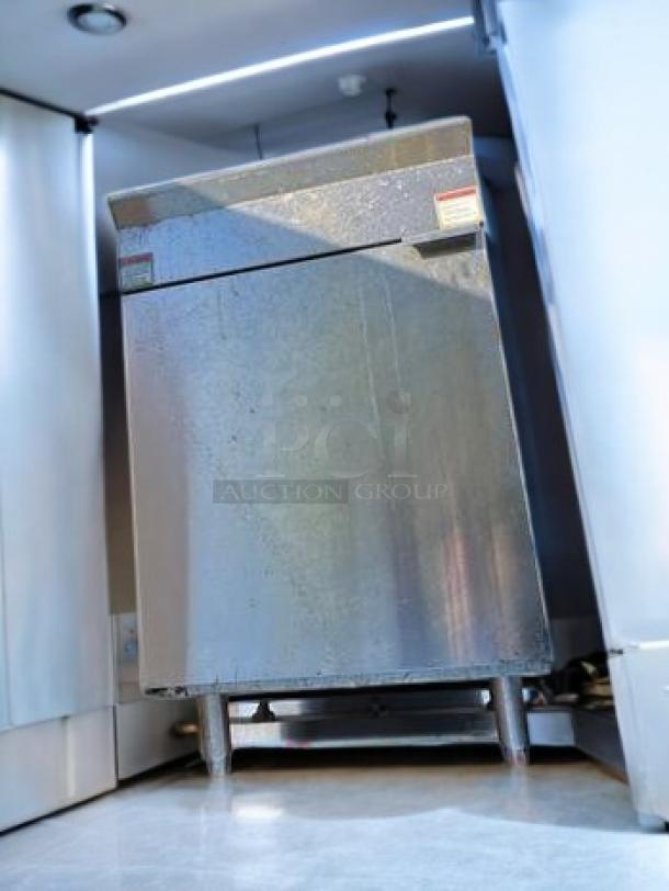 Saba 50 lb commercial gas deep fryer, superb condition, natural gas, fully tested, NSF/ANSI certified, stainless steel finish.