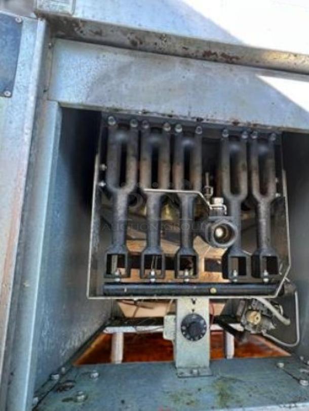 Saba 50 lb commercial gas deep fryer, natural gas, superb condition, NSF/ANSI certified, fully tested and working.