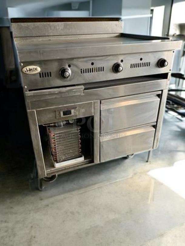 Immaculate Jade Range 36” gas griddle with standard oven base. Natural gas. Fully tested and working.