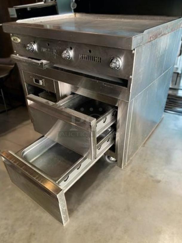 Immaculate Jade Range 36” gas griddle with standard oven base, natural gas, fully tested, excellent condition.