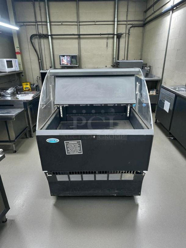 Federal Industries ELPR22-3 35" black low profile air curtain merchandiser. Tested, working condition. Front label with warning text.