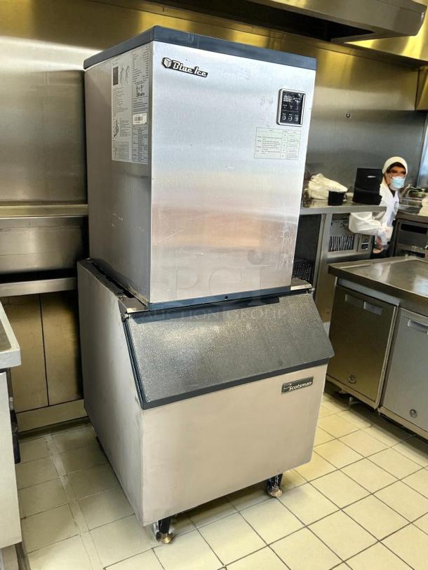 Blue Air BLMI-300A 22" ice machine head in excellent condition, air-cooled, 300 lbs/24hr capacity, comes with bin.