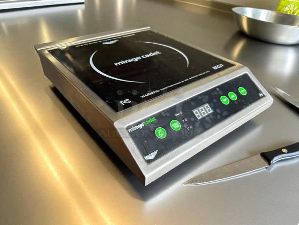 Vollrath 59300 Mirage® Cadet Induction Range, 1800W, great condition, digital controls, tested and working.