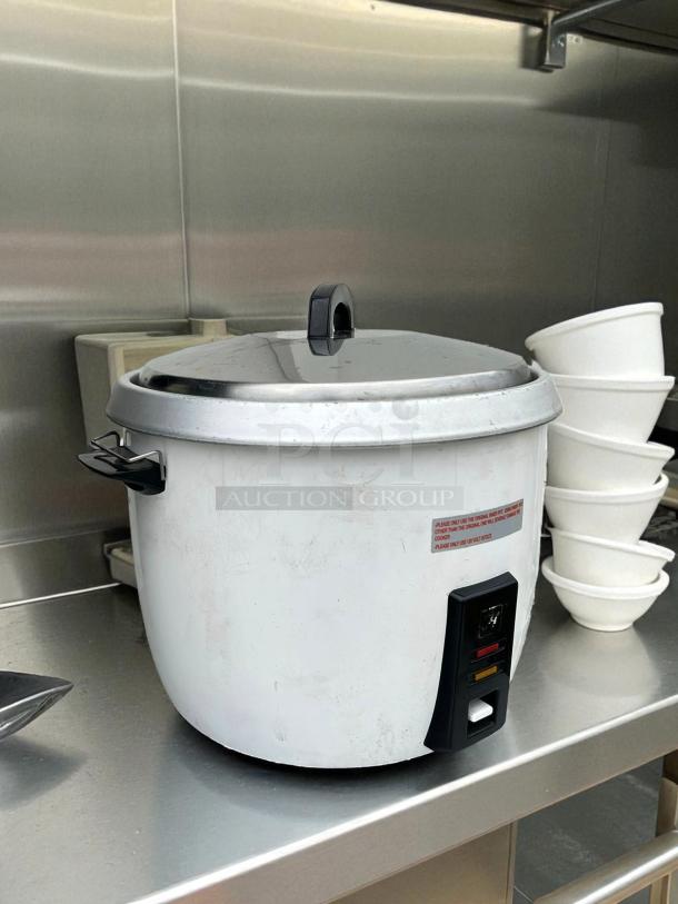Thunder Group SEJ50000 30-cup rice cooker, digital controls, tested, working, great condition, 110-120v, visible labels.
