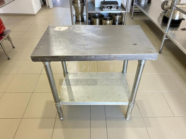 GSW 30” x 18” stainless steel worktop table with lower shelf in great condition. Durable, ideal for kitchens.