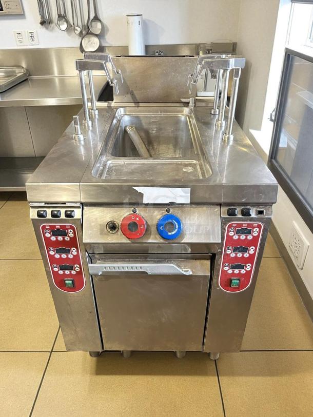 Rosito Bisani CPG1 12 Gallon Pasta Cooker, dual burners, tested and working, stainless steel, gas-powered, in good condition.