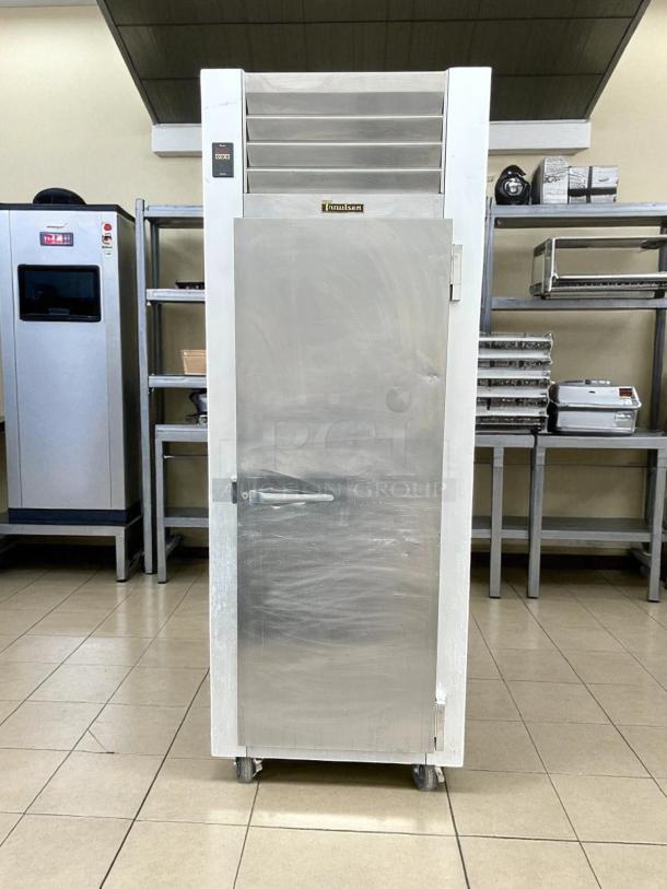 Traulsen G12010 30" Dealer's Choice Freezer, reach-in, excellent condition, self-contained, tested and working.