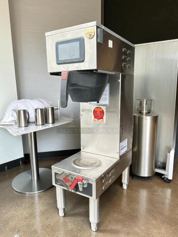 Curtis GEMSS63A1000 Automatic Coffee Brewer, lower warmer, hot water faucet, perfect condition, fully tested, 120/220v.
