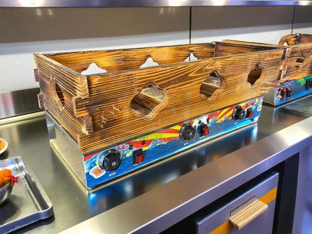 Commercial Kanto cooker, Japanese ODEN maker, electric noodle cooker, 115v, excellent condition, tested, wooden exterior.