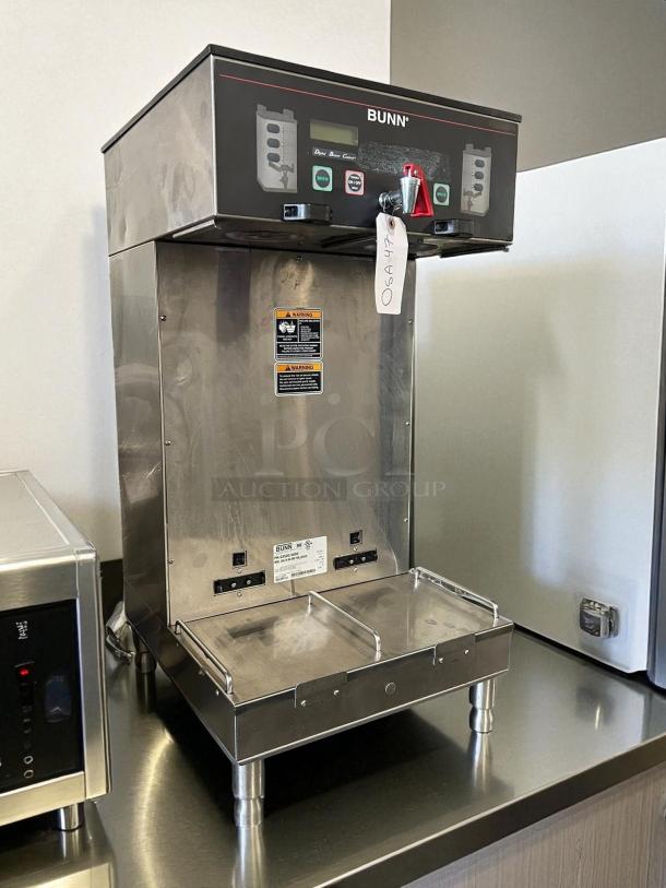 Bunn 33500.0001 Dual Soft Heat DBC Brewer with funnel locks, stainless steel, tested and working, excellent condition.