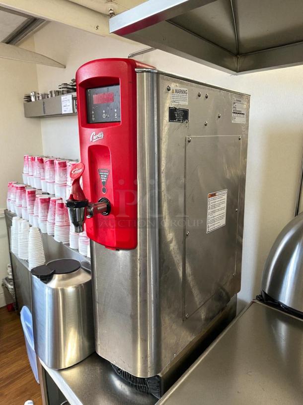 Curtis WB5N 7-inch electric hot water dispenser with aerator, 5-gallon capacity, excellent condition, tested and working.
