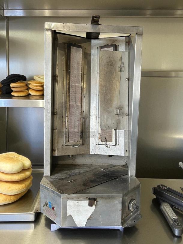 Optimal Automatics 3PG Autodoner vertical broiler, liquid propane, 65 lb capacity, excellent condition, tested and working.