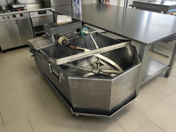 Anets FFM80 80 lb commercial fryer filter, gravity, 120v, excellent condition, tested and working, stainless steel body.