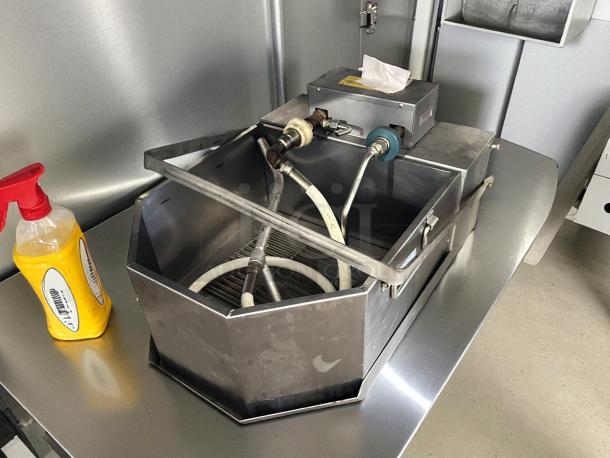 Anets FFM80 80 lb commercial fryer filter in excellent condition, stainless steel construction, 120v, tested and working.