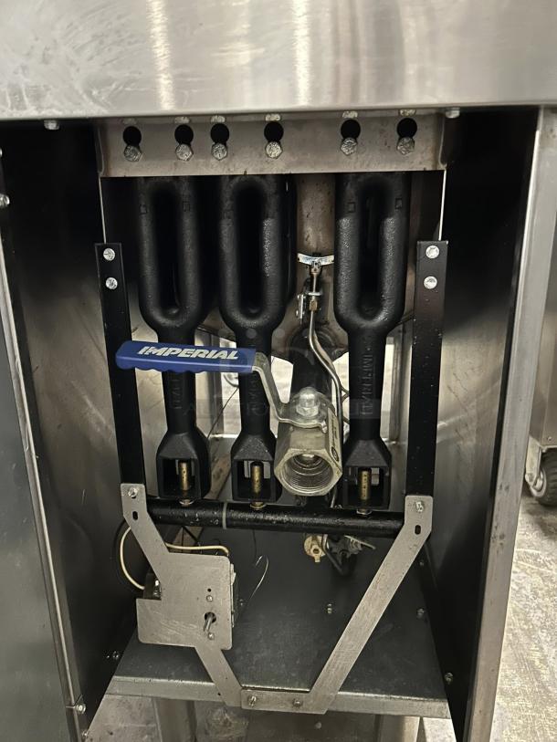 Imperial IFS-40 gas deep fat fryer, 40lb capacity, 105,000 BTU, interior view, great condition, tested and working.